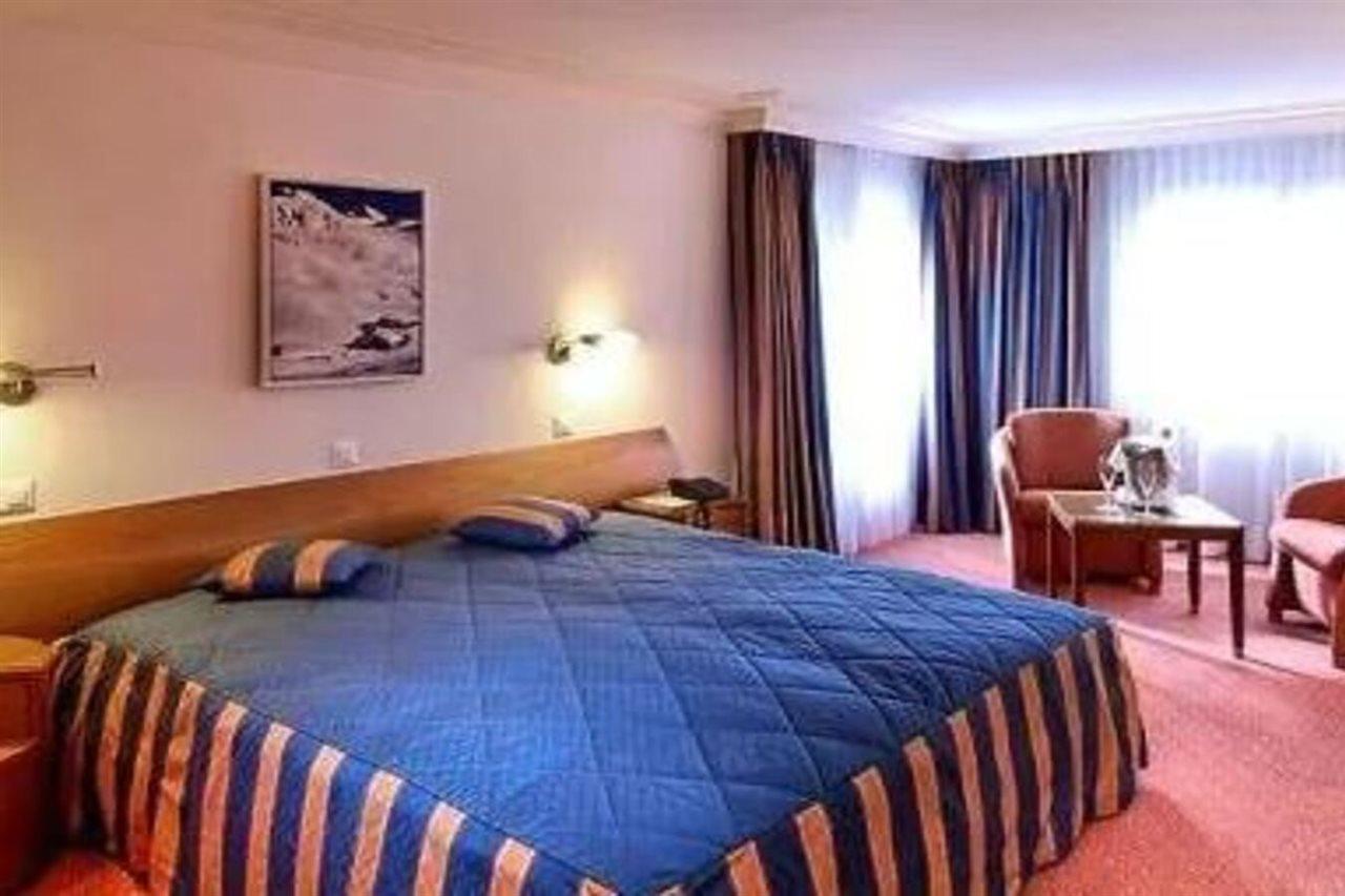 Kongress Hotel Давос Екстериор снимка