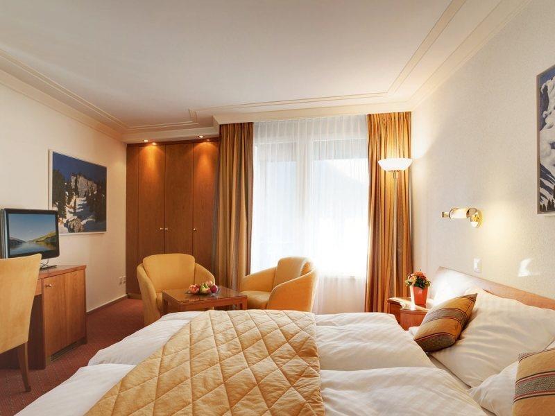 Kongress Hotel Давос Екстериор снимка