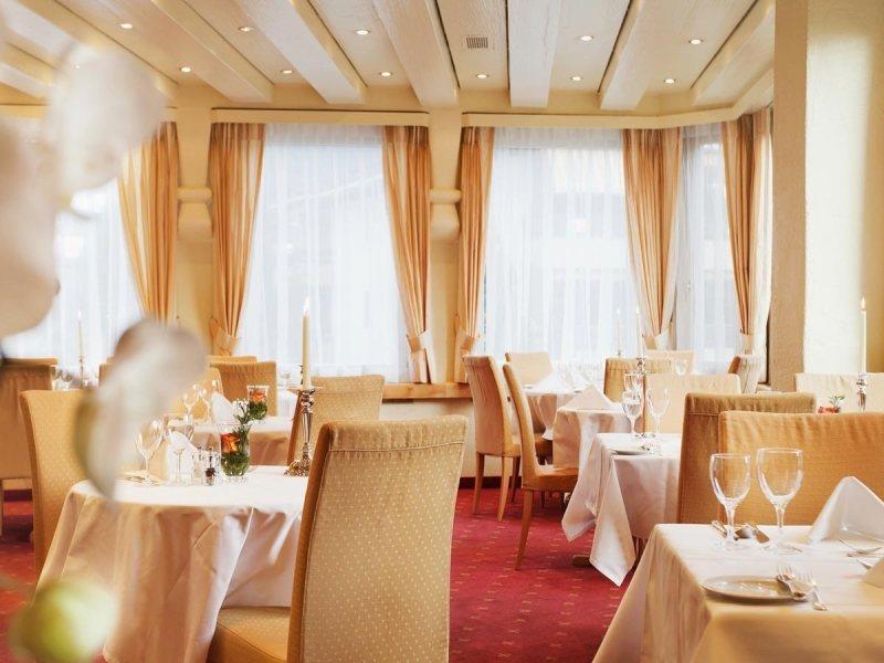 Kongress Hotel Давос Екстериор снимка