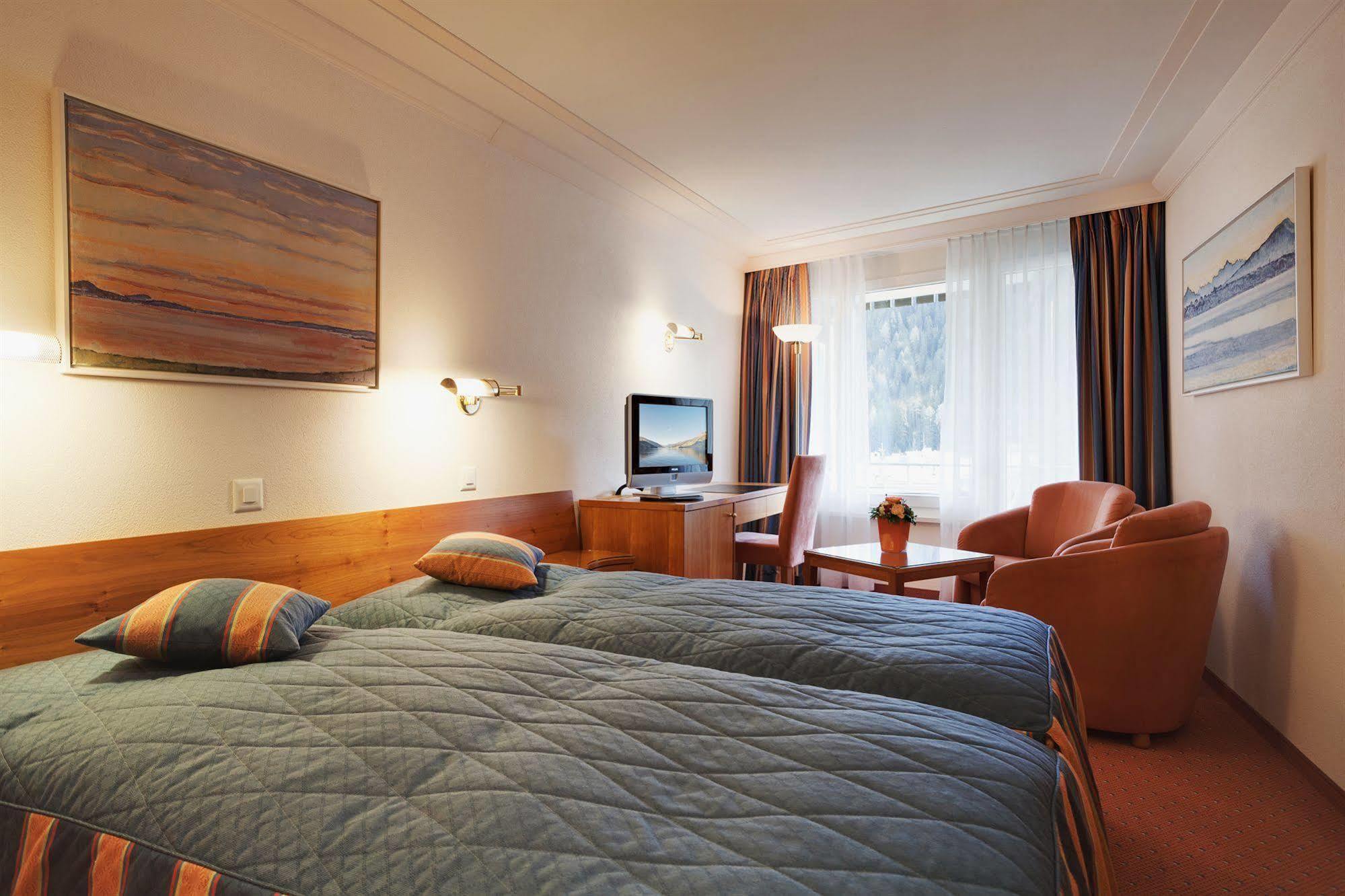 Kongress Hotel Давос Екстериор снимка