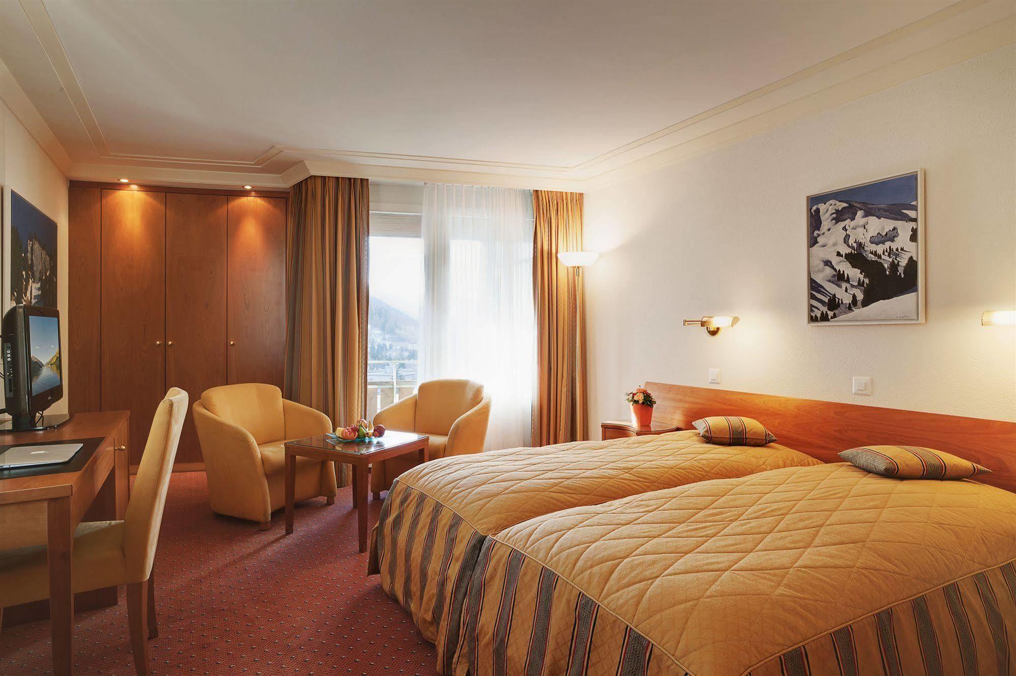Kongress Hotel Давос Екстериор снимка
